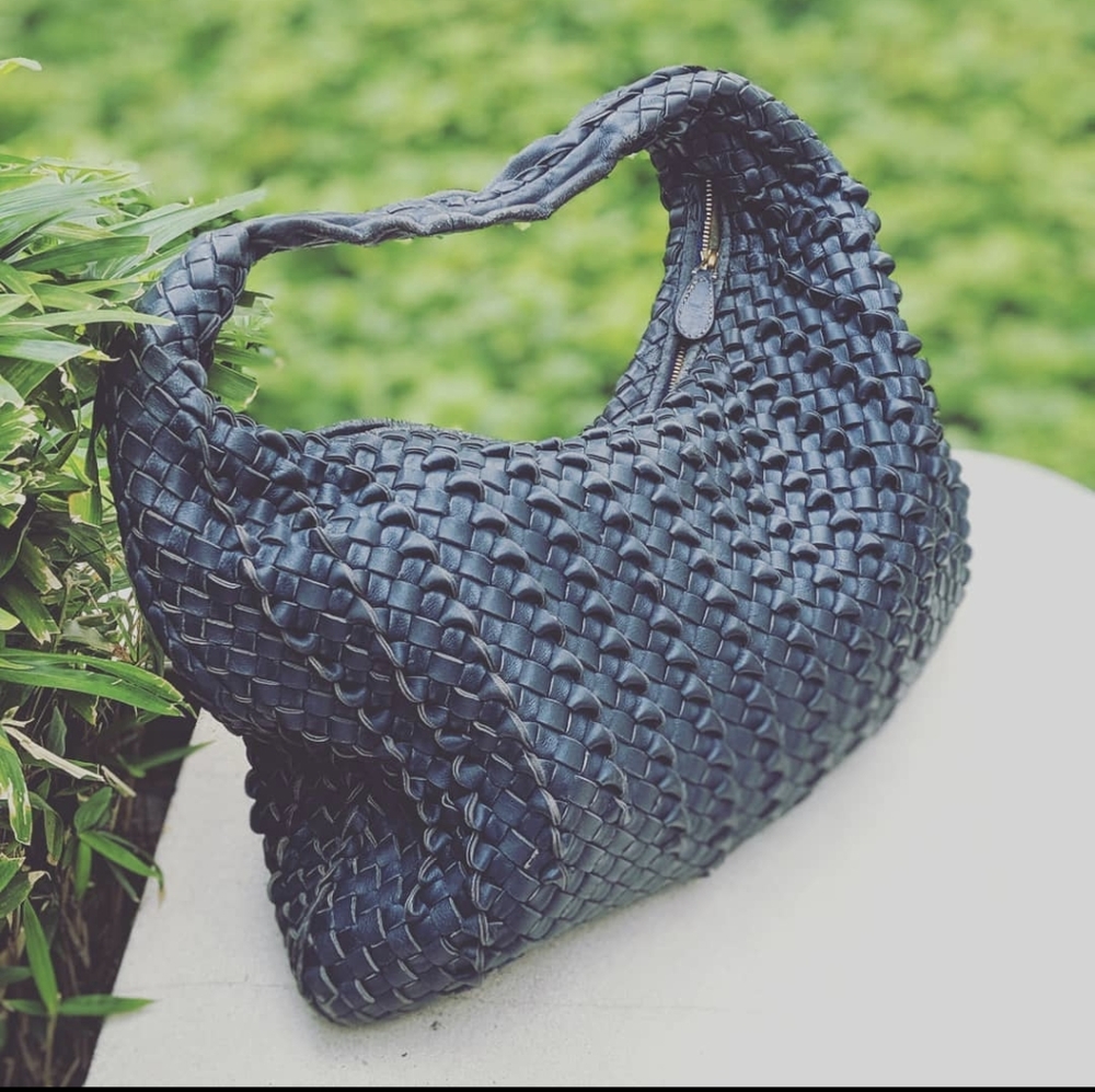 Bottega Veneta Napa intrecciato large Veneta Hobo navy